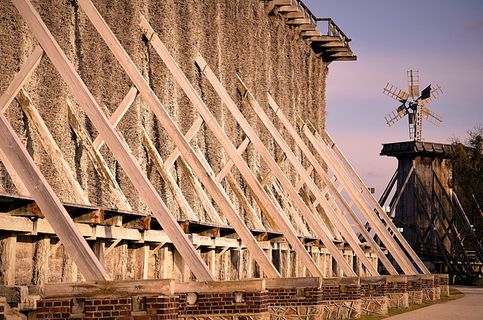 建筑，冷却塔，建筑结构，天空，白天，历史，过去，建筑外观