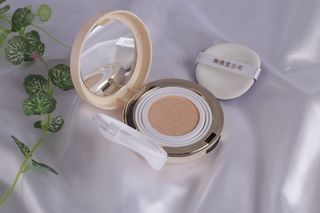 化妆品，女人，化妆品，食品和饮料，室内，叶子，植物，植物部分