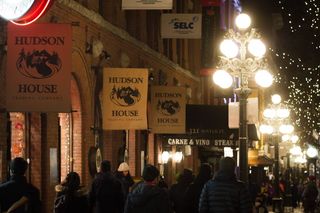 加拿大温哥华，街灯，灯光，街灯，温哥华市中心，市中心，夜生活