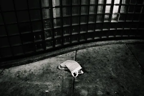 灯光、黑白、城市、街道、废弃、建筑、袋子、建筑