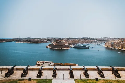 水上船混凝土建筑 水上船混凝土建筑