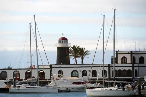 marina rubicon、灯塔、港口、lanzarote、港口入口、码头、船只、港口 marina rubicon、灯塔、港口、lanzarote、港口入口、码头、船只、港口