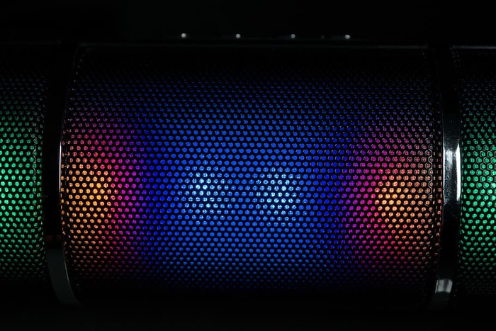 黑色便携式扬声器