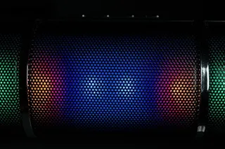 黑色便携式扬声器