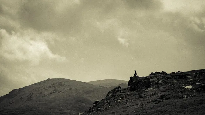 吉尔吉斯斯坦，群山，黑白，人，站立，悬崖，边缘，自然