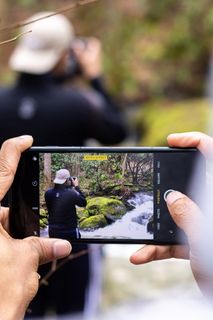 电子，电话，人，人，手机，手机，手指，脸