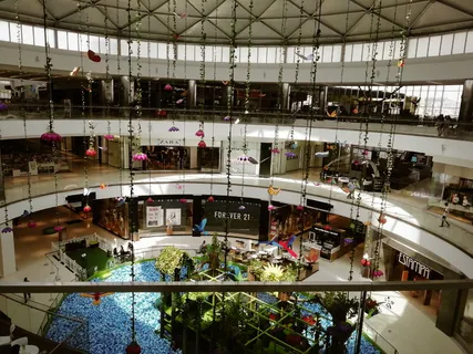 建筑、建筑物、购物中心、商店、栏杆、扶手、窗户、天窗