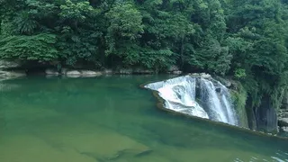 瀑布，风景画，湖泊，树木，水，自然，瀑布，绿色