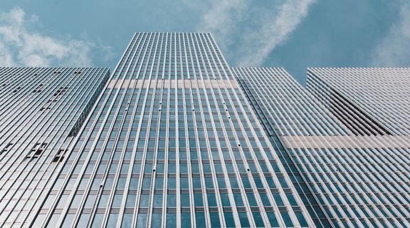 建筑物低角度摄影