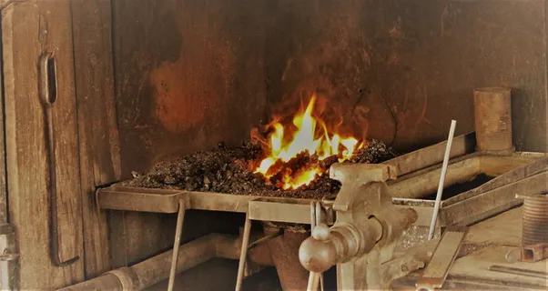 金属,铁锻造,锻造,金属锻造,铁匠锻造,铁匠,车间,金属制品 金属,铁锻造,锻造,金属锻造,铁匠锻造,铁匠,车间,金属制品