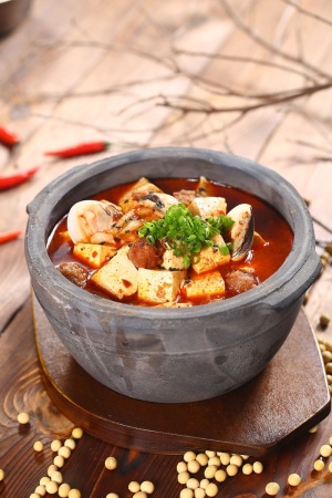 豆腐、热的、砂锅菜、食品和饮料、食品、碗、即食、健康饮食