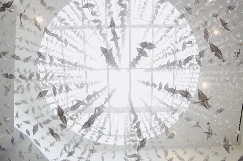 室内，没有人，图案，背景，形状，玻璃材质，白色，透明