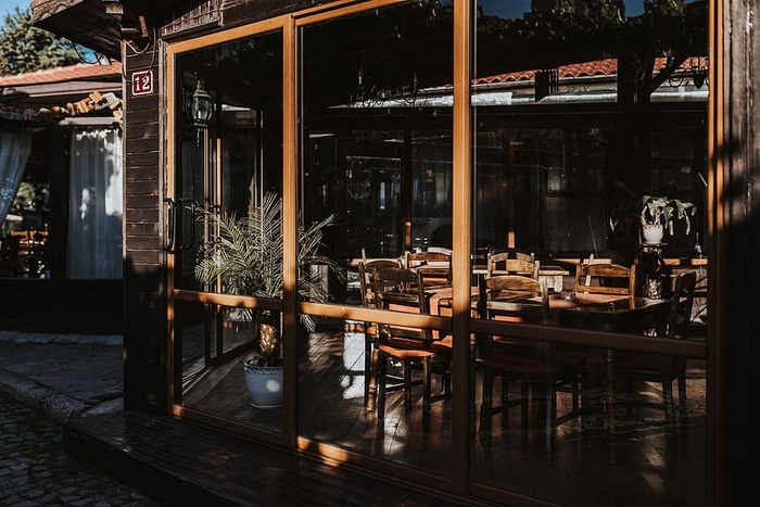 保加利亚尼斯巴尔老城的餐馆