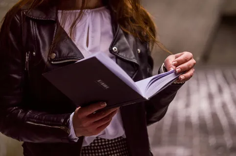 人、女孩、女性、女性、阅读、书籍、知识、学习 人、女孩、女性、女性、阅读、书籍、知识、学习