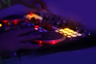 演出，*，台北，夜总会，音乐，混音，动作，节奏