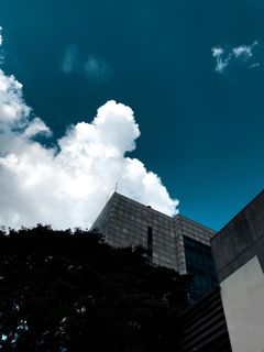 高层建筑低角度照片