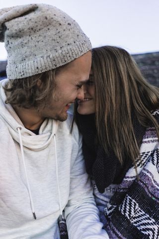 两个人，团结，女人，亲密，成年人，冬天，生活方式，年轻女性