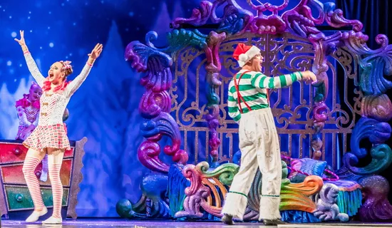 男人，女人，表演，舞台，杂技演员，太阳马戏团，圣诞秀，盖洛德棕榈