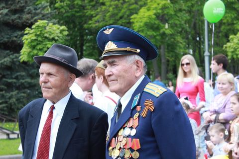 养老金领取者，爷爷，老年人，夏天，然而，女人，信任，支持