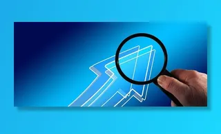 人，拿着，放大镜，手，保持，放大镜，箭头