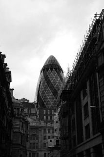英国伦敦，30 st mary axe（the gherkin），foster+partners，gherkin，街头摄影，英国街头
