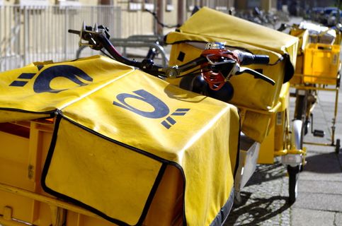 邮政，邮递员，邮递，黄色，运输方式，运输，出租车，关注前景