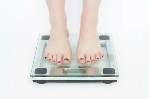 灰色，玻璃浴室秤，饮食，脂肪，健康，体重，健康，减肥