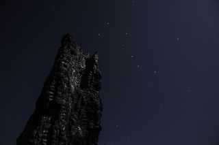 岩石，山脉，夜间，黑暗，夜晚，星星，天空，岩石