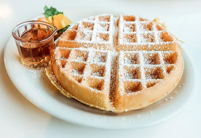 华夫饼、糖浆、食品、早餐、食品和饮料、甜食、甜点、即食食品