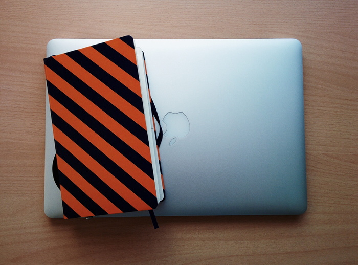macbook，macbook pro，macbookpro，苹果，mac，笔记本，桌子，条纹