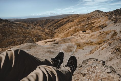 山脊上的人 山脊上的人