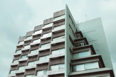 棕色、白色、涂漆、建筑结构、建筑、建筑、基础设施、蓝色 棕色、白色、涂漆、建筑结构、建筑、建筑、基础设施、蓝色