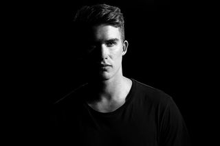 男人，穿着圆领衬衫，长相，凶猛，人，美女，模特