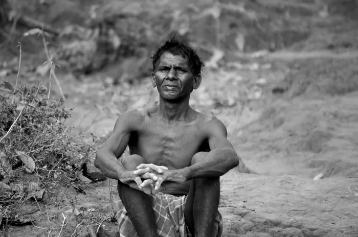 部落，农村，印度，赤膊上阵，一个人，土地，肖像，看着相机