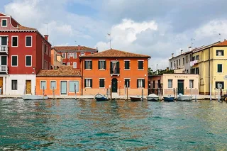 美丽多彩的意大利穆拉诺岛