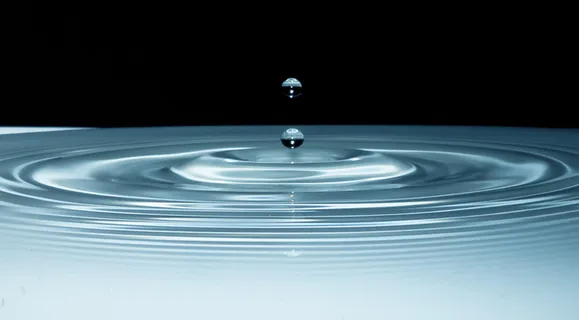 清洁剂、湿润、珍珠、纯度、液体、雨水、自然、波纹 清洁剂、湿润、珍珠、纯度、液体、雨水、自然、波纹