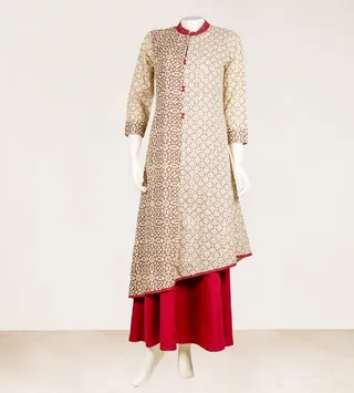 手工雕版印刷，手工雕版印刷，在线购买salwar套装，摄影棚拍摄，时尚，红色，室内，服装