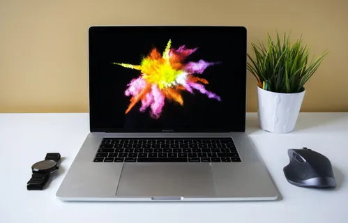 MacBook Pro 显示紫色插图 MacBook Pro 显示紫色插图
