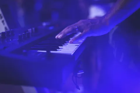 键盘、音乐、声音、乐器、音乐家、声学、乐队、手指 键盘、音乐、声音、乐器、音乐家、声学、乐队、手指