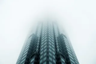 高层建筑低角度照片