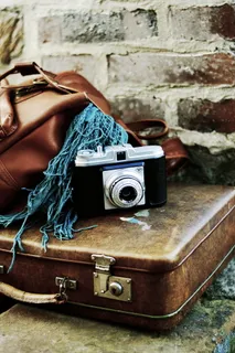 黑色，银色相机，行李箱，皮箱，旧行李箱，走开，关机，旅行