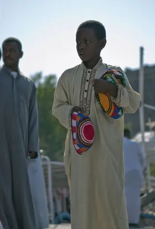 男孩、儿童、埃及、街头、卖家、羊毛帽、户外、彩色图像