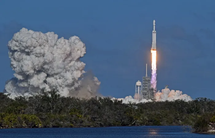 发射，spacex，猎鹰重型，建造结构，建筑，天空，水，工厂
