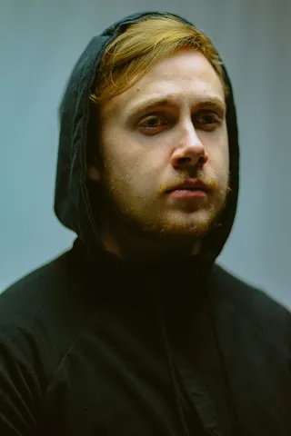 男式黑色套头衫连帽衫