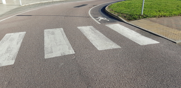 步行道、沥青、柏油路、道路、斑马线、未命名道路、英国贝德福德郡中部