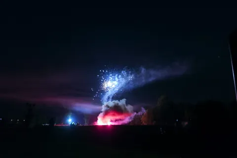 夜间建筑爆炸 夜间建筑爆炸