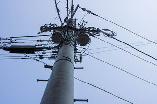 电线杆，电缆，电力线，输电塔，日本，天空，蓝色，视图
