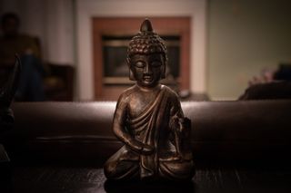 黑面铜佛像
