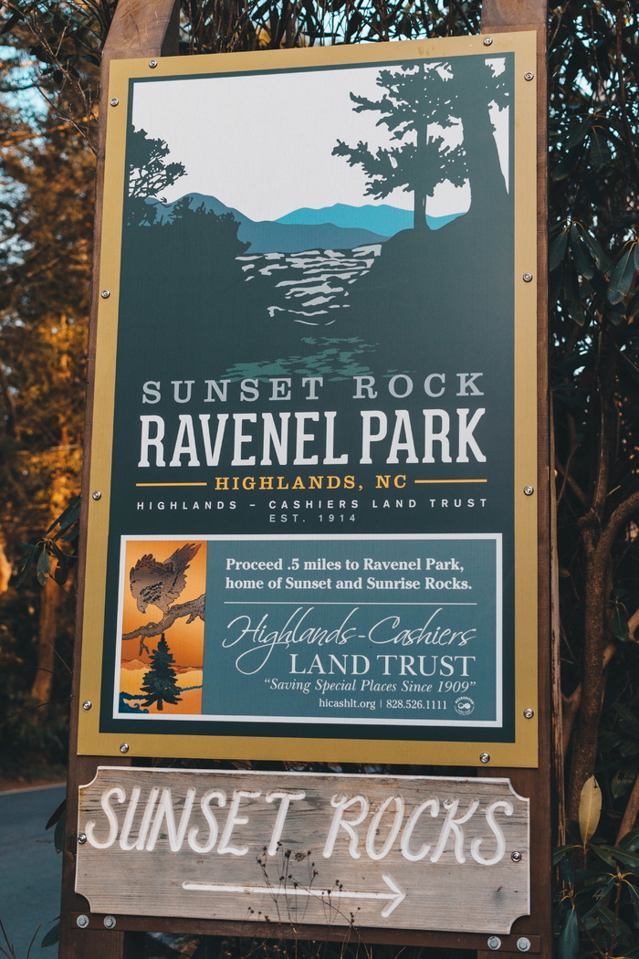 日落岩Raveniel公园木制标牌