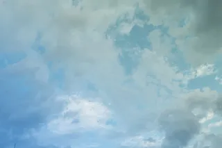 云-天空，天空，低角度观看，自然之美，宁静，风景-自然，白天，没有人